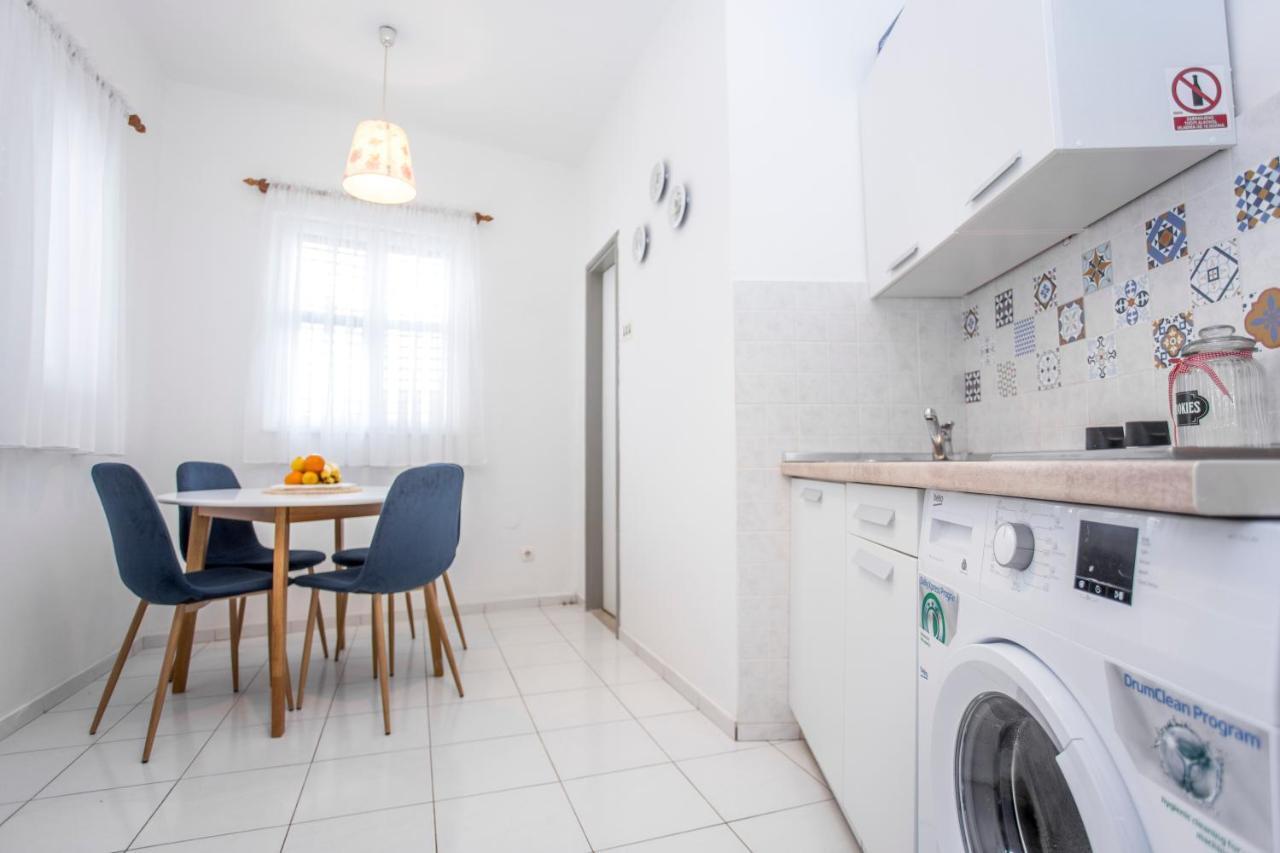 Apartment'S Dalmatia Sibenik Exterior photo
